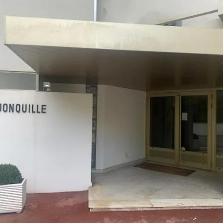 Avec Piscine A La Mirandole Lägenhet