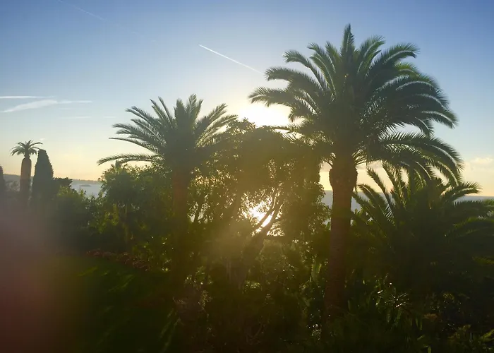 Avec Piscine A La Mirandole شقة