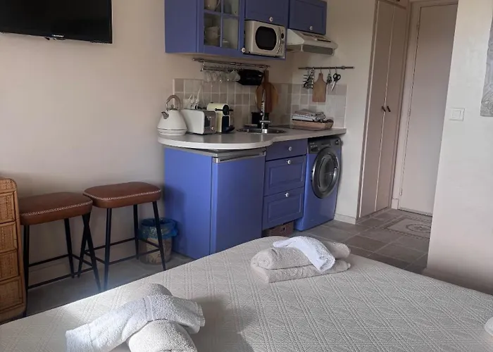 Avec Piscine A La Mirandole فالوريس